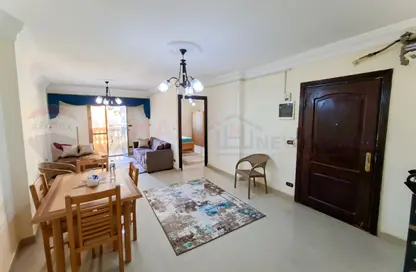 شقة - 3 غرف نوم - 2 حمامات للايجار في محطة الرمل - حي وسط - الاسكندرية