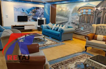 Apartment - 3 Bedrooms - 2 Bathrooms for rent in Moez Al Dawla St. - 6th Zone - Nasr City - Cairo