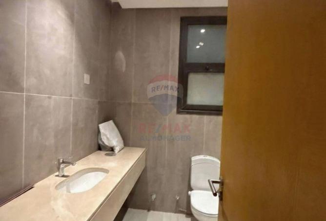 102913244 - Property Image 3