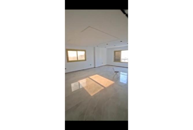 104044012 - Property Main Image