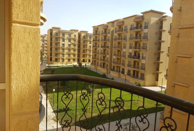 شقة امام السوق الشرقي للإيجار 131 م 3 غرف فيو حديق