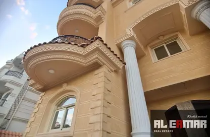 Villa - 7+ Bedrooms - 7+ Bathrooms for sale in West Somid Road - West Somid - 6 October City - Giza