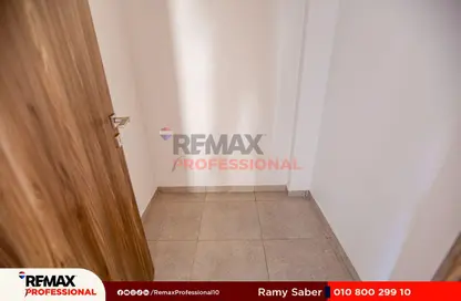 فيلا - 8 غرف نوم - 5 حمامات للبيع في في مروج - سموحة - حي شرق - الاسكندرية