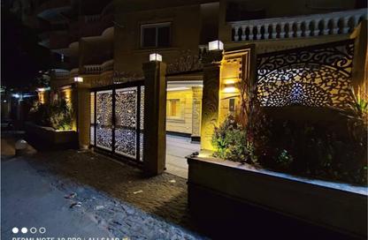 Apartment - 4 Bedrooms - 4 Bathrooms for sale in Gate 4 - Mena - Hadayek El Ahram - Giza