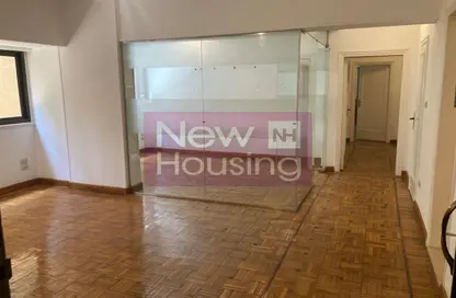 Office Space - 3 Bedrooms - 2 Bathrooms for rent in Zamalek - Cairo