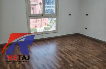 شقة - 2 غرف نوم - 1 حمام للايجار في شارع عبد الرحمن رشدي - ميدان سانت فاطيما - النزهة - القاهرة