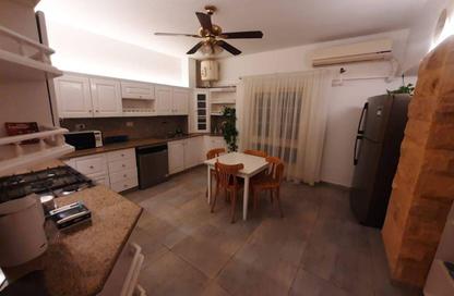 Apartment - 4 Bedrooms - 3 Bathrooms for sale in Sarayat Al Maadi - Hay El Maadi - Cairo