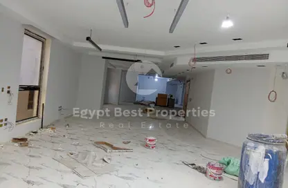 مساحات مكتبية - 8 غرف نوم - 2 حمامات للايجار في وان قطامية - كمبوندات القطامية - القطامية - مدينة القاهرة الجديدة - القاهرة