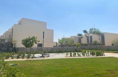 منزل مزدوج - 3 - 5 للبيع في كمبوند البروج - كمبوندات الشروق - مدينة الشروق - القاهرة