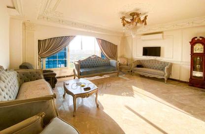 Apartment - 3 Bedrooms - 2 Bathrooms for rent in Al Aqaba St. - Sporting - Hay Sharq - Alexandria