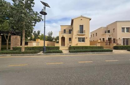 Villa - 3 Bedrooms - 3 Bathrooms for sale in Mivida - 5th Settlement Compounds - The 5th Settlement - New Cairo City - Cairo