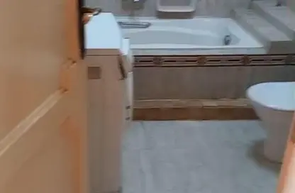 شقة - 3 غرف نوم - 2 حمامات للايجار في شارع عبد الحي حجازي - المنطقة الثامنة - مدينة نصر - القاهرة