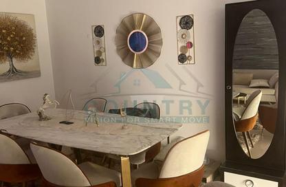 Apartment - 2 Bedrooms - 2 Bathrooms for sale in Palm Hills Village Gate - South Investors Area - New Cairo City - Cairo