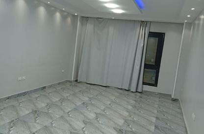 Apartment - 2 Bedrooms - 1 Bathroom for rent in Rayhanah Plaza - Zahraa El Maadi - Hay El Maadi - Cairo