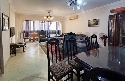 Apartment - 3 Bedrooms - 1 Bathroom for rent in Al Moaskar Al Romani St. - Roushdy - Hay Sharq - Alexandria