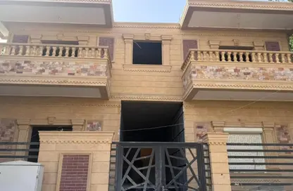 Apartment - 3 Bedrooms - 3 Bathrooms for sale in 1st Neighborhood - 2nd District East - Shorouk City - Cairo