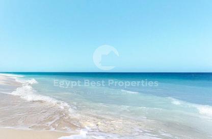 Villa - 3 - 4 for sale in Beit Al Bahr - Sidi Heneish - North Coast