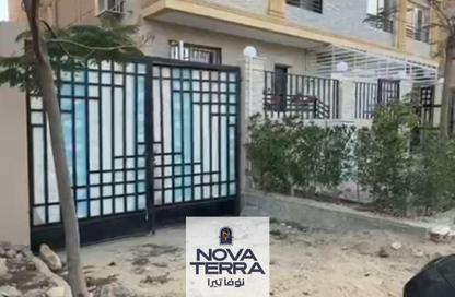 Apartment - 4 Bedrooms - 4 Bathrooms for sale in Al Bostan St. - 9th District - Sheikh Zayed City - Giza