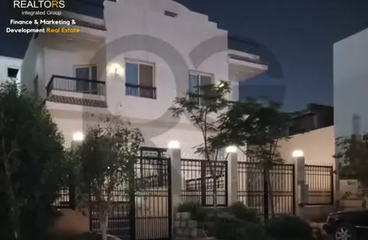 Villa - 4 Bedrooms - 2 Bathrooms for sale in District 300 - Northern Expansions - 6 October City - Giza