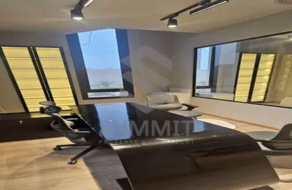 مساحات مكتبية - 5 غرف نوم - 2 حمامات للايجار في ديستريكت 5 - كمبوندات التجمع الخامس - التجمع الخامس - مدينة القاهرة الجديدة - القاهرة