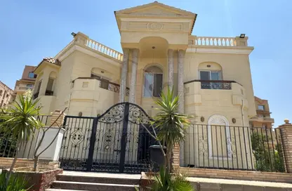 فيلا - 7 غرف نوم - 4 حمامات للايجار في اندلس الشروق - الحي الخامس - مدينة الشروق - القاهرة