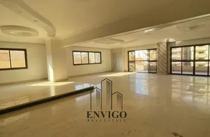 Apartment - 4 Bedrooms - 3 Bathrooms for sale in Abdel Razek Al Sanhouri St. - 6th Zone - Nasr City - Cairo