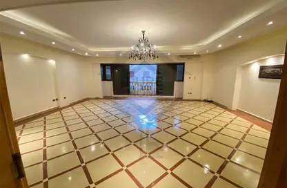 Apartment - 3 Bedrooms - 2 Bathrooms for rent in Al Geish Road - Cleopatra - Hay Sharq - Alexandria
