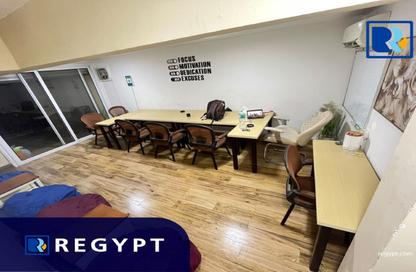 مكتب عمل جماعي - استوديو - 1 حمام للايجار في شارع عبد العال حلمي باشا - المنيل - حي المنيل - القاهرة