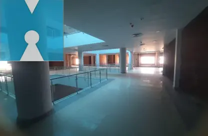 محل تجاري - استوديو - 4 حمامات للايجار في الحي السادس عشر - الشيخ زايد - الجيزة