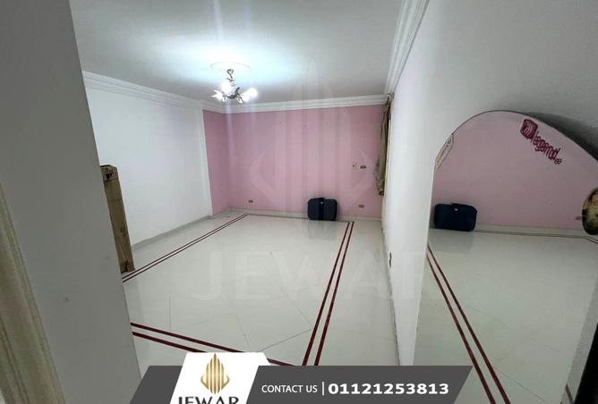 8433001 - Property Image 3