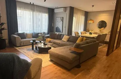 شقة - 2 غرف نوم - 2 حمامات للبيع في فيلدج جيت - المستثمرين الجنوبية - مدينة القاهرة الجديدة - القاهرة