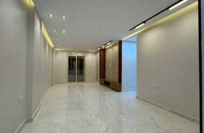 Apartment - 3 Bedrooms - 2 Bathrooms for sale in Gate 4 - Mena - Hadayek El Ahram - Giza