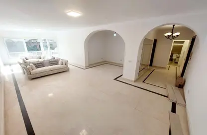 Apartment - 3 Bedrooms - 3 Bathrooms for sale in Sarayat Al Maadi - Hay El Maadi - Cairo