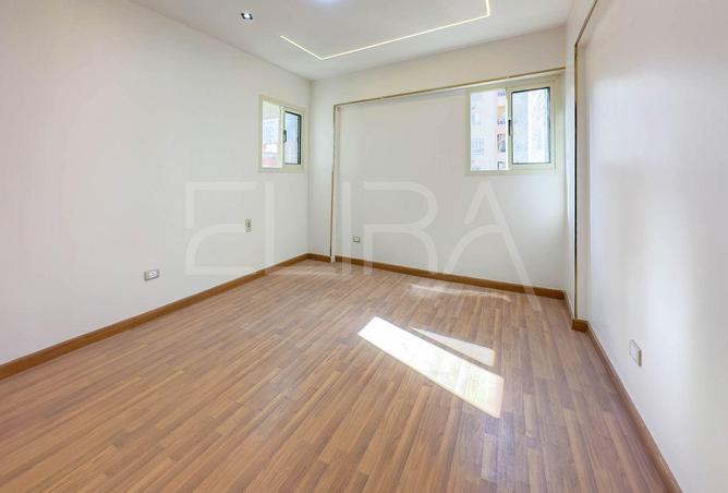 8614891 - Property Image 2