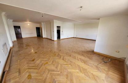 Apartment - 6 Bedrooms - 3 Bathrooms for sale in Cornish El Nile St. - Maadi - Hay El Maadi - Cairo
