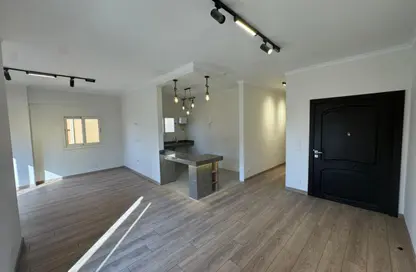 Apartment - 3 Bedrooms - 2 Bathrooms for rent in Al Gezira St. - South Investors Area - New Cairo City - Cairo