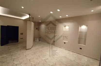 Office Space - 3 Bedrooms - 1 Bathroom for rent in Mohamed Fawzy Moaz St. - Smouha - Hay Sharq - Alexandria