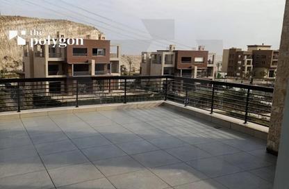 تاون هاوس - 3 - 5 للبيع في نيو جيزة - طريق مصر اسكندرية الصحراوي - مدينة 6 أكتوبر - الجيزة