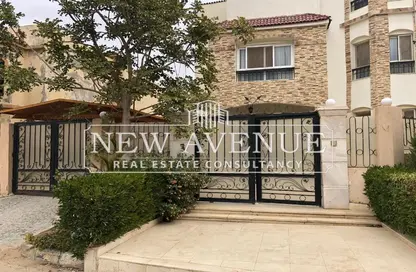 Villa - 6 Bedrooms - 7 Bathrooms for sale in Katameya Residence - The 1st Settlement - New Cairo City - Cairo