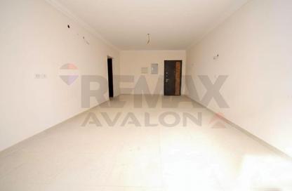 شقة - 3 غرف نوم - 3 حمامات للايجار في صوارى - كمبوندات الاسكندرية - الاسكندرية
