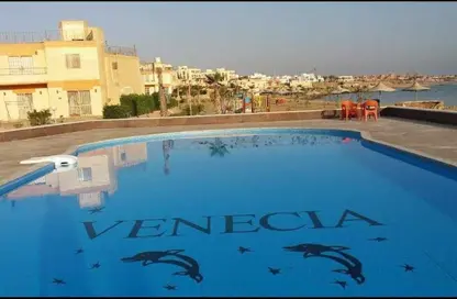 شاليه - 2 غرف نوم - 1 حمام للبيع في فينيسيا بنت السلطان - العين السخنة - السويس