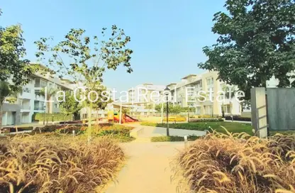 Apartment - 1 Bedroom - 2 Bathrooms for sale in Hyde Park - New Cairo City - Cairo