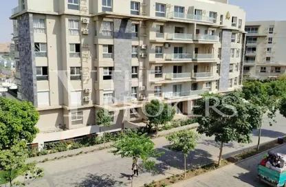 Apartment - 2 Bedrooms - 1 Bathroom for sale in Mountain View iCity - 5th Settlement Compounds - The 5th Settlement - New Cairo City - Cairo