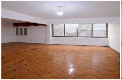 شقة - 3 غرف نوم - 2 حمامات للايجار في شارع الاشجار - المهندسين - الجيزة