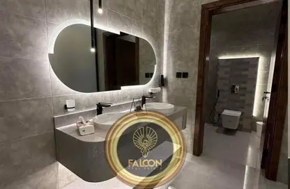 Apartment - 2 Bedrooms - 2 Bathrooms for sale in Taj City - 5th Settlement Compounds - The 5th Settlement - New Cairo City - Cairo