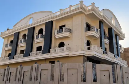 Apartment - 4 Bedrooms - 3 Bathrooms for sale in Tamr Hena - 5th Settlement Compounds - The 5th Settlement - New Cairo City - Cairo