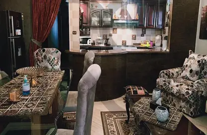 سطح - 3 غرف نوم - 2 حمامات للبيع في الحي السابع - الشيخ زايد - الجيزة