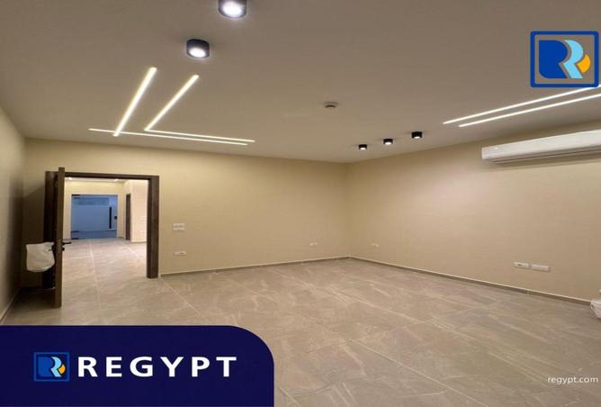 74027853 - Property Image 2