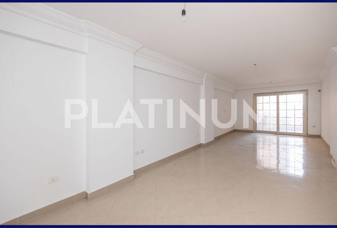 8487300 - Property Image 2