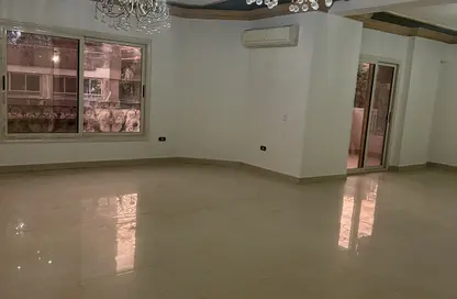 Apartment - 3 Bedrooms - 3 Bathrooms for sale in Al Tayaran St. - Manteqet Al Cinema - Nasr City - Cairo